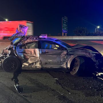 smashed connecticut state police car on i95